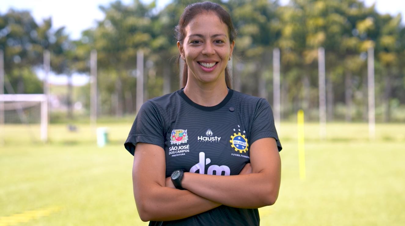 Jessica Ferreira, técnica do Futebol Feminino de São José dos Campos